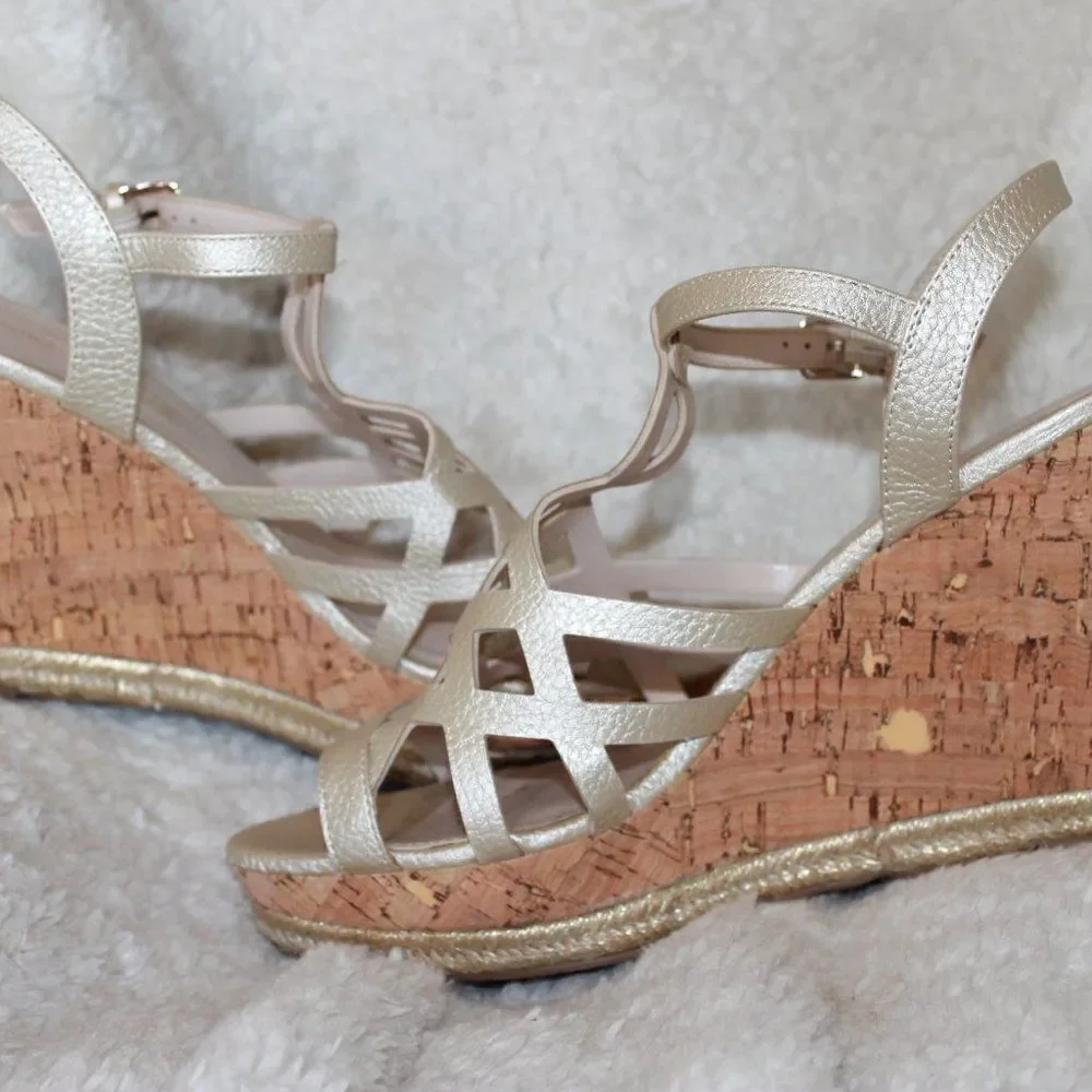🌟Gold platform wedge  sandals size 11